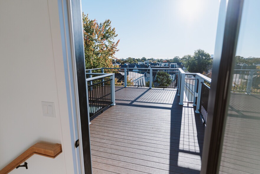 Building Photo - 5 Thurston St