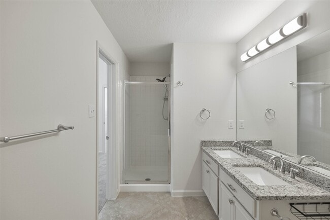 Building Photo - 27077 Crown Chase Dr