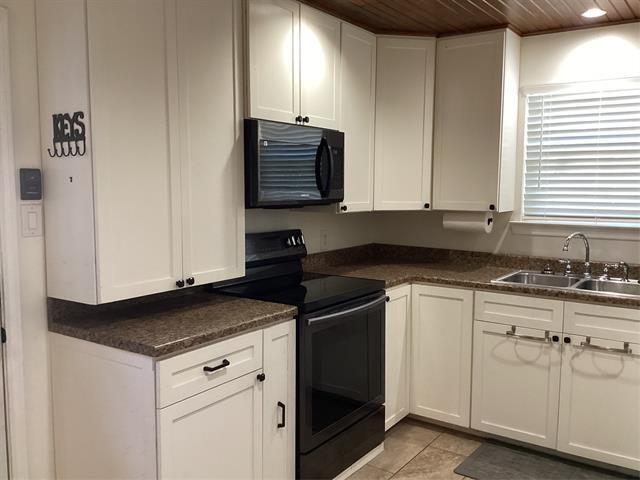 Building Photo - 776 Ponderosa Dr