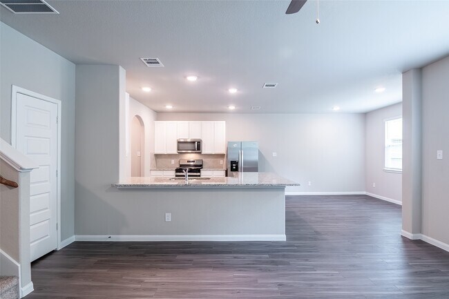 Building Photo - 2413 Tavo Trails Dr