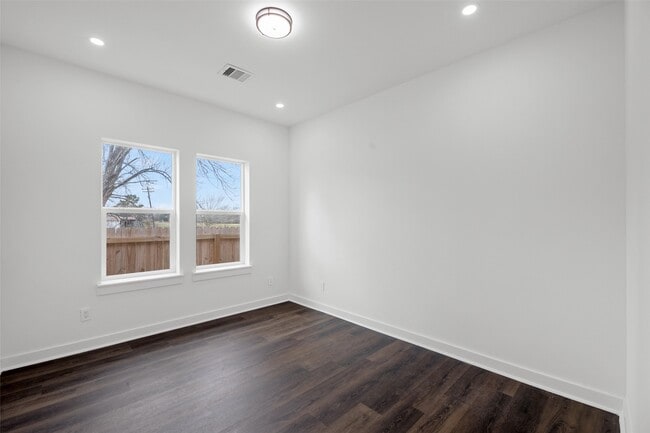 Building Photo - 7440 Avenue E