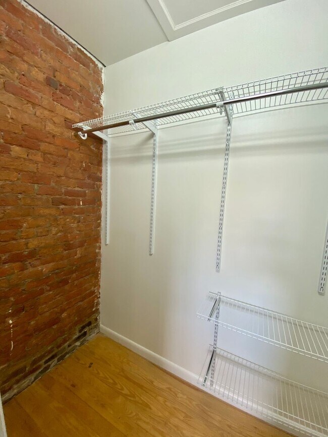 Building Photo - 829 S Railroad Ave