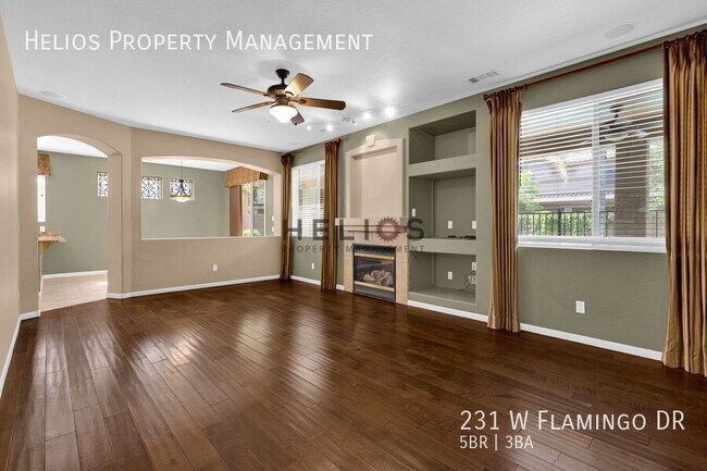 Building Photo - 231 W Flamingo Dr