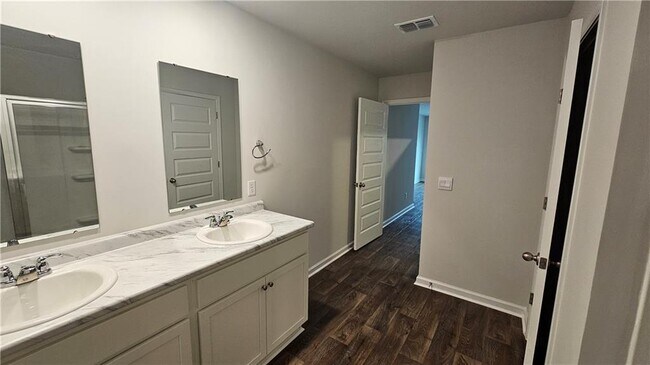 Building Photo - 511 Autumns Wood Cir