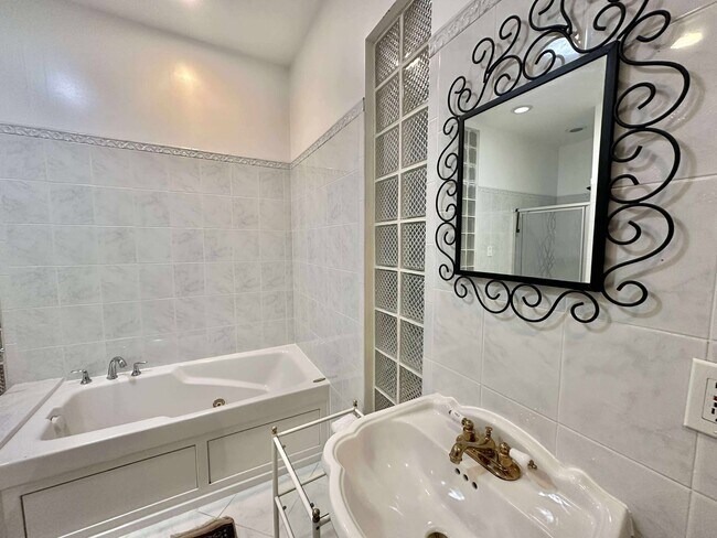 Building Photo - 2403 Shreve Hill Rd