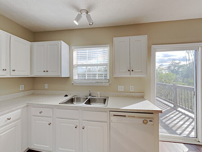Building Photo - 157 Walton Trace S