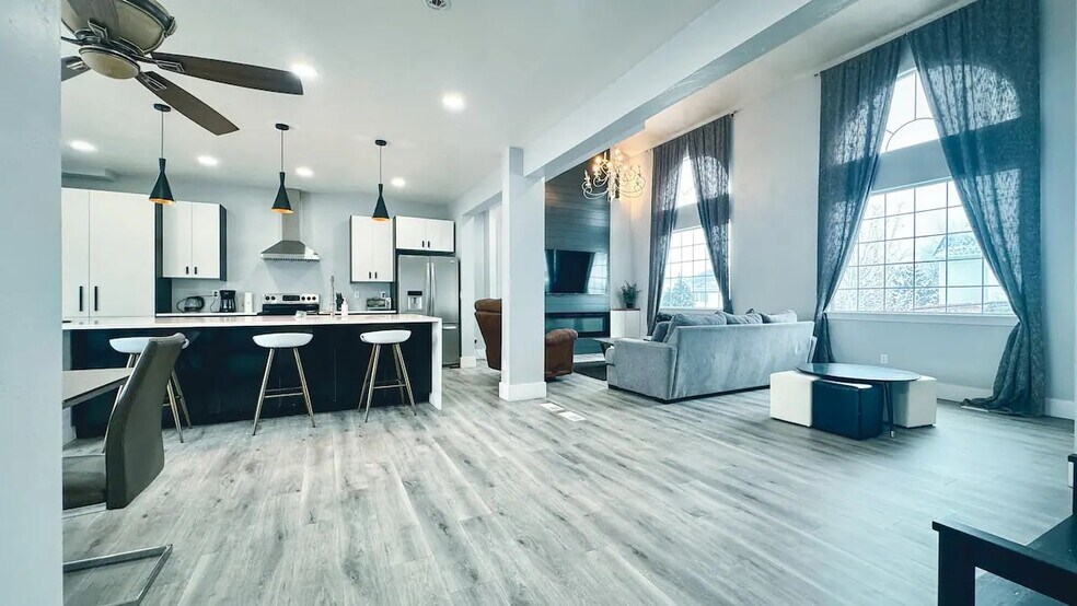 Building Photo - 14380 Henry Day Rd