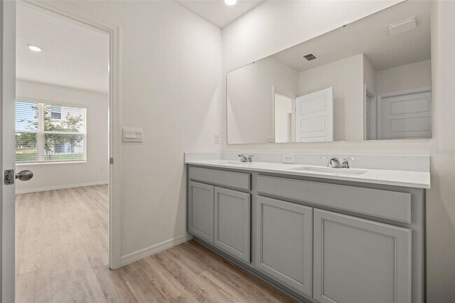 Building Photo - 1078 Clay Blvd