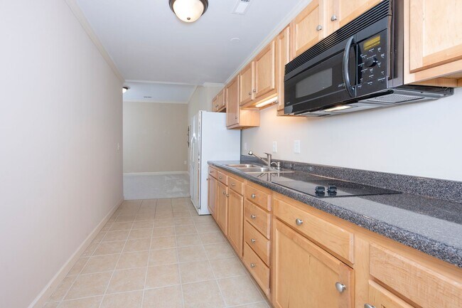 Building Photo - 130 Alpine Ct