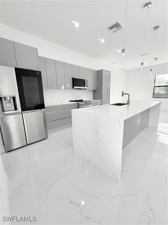 Building Photo - 702 Zemil Ct