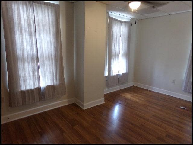 Building Photo - 105 S Battery St
