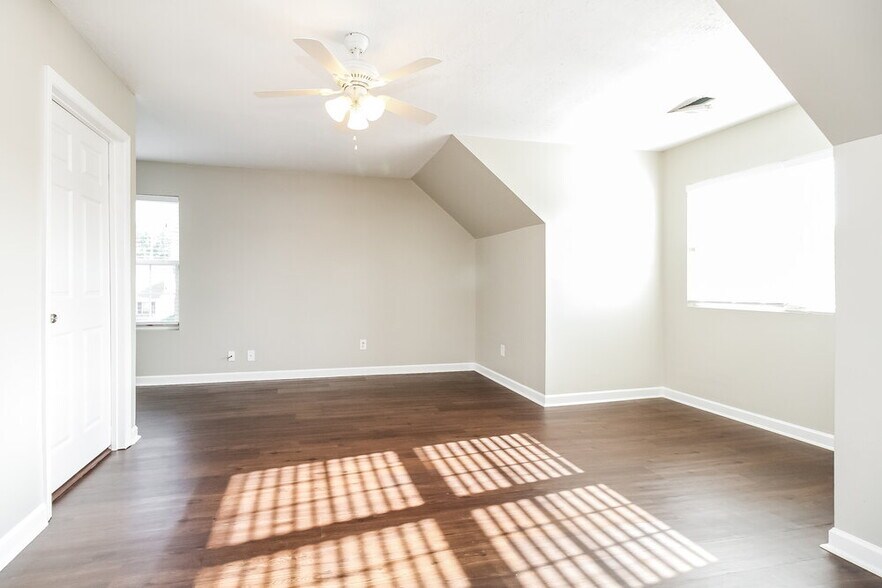 Building Photo - 1414 Westview Dr