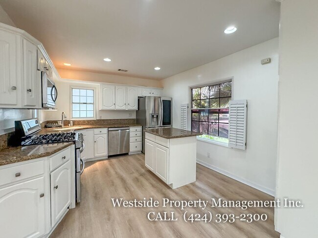 Building Photo - 8120 Glider Ave