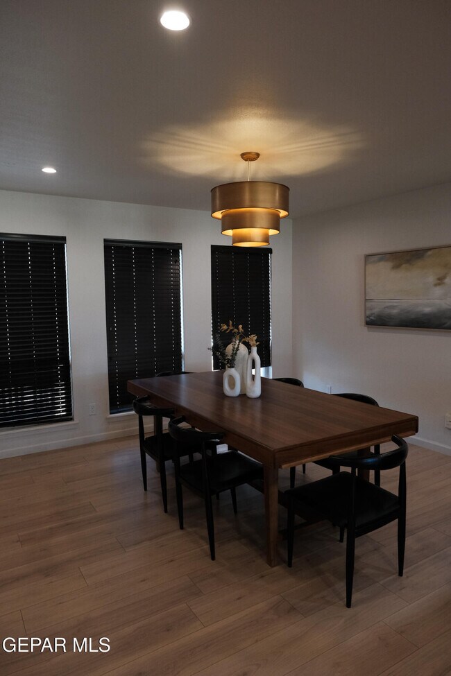 Building Photo - 9001 Lait Dr