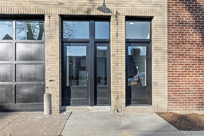 Building Photo - 1786 Main Rd