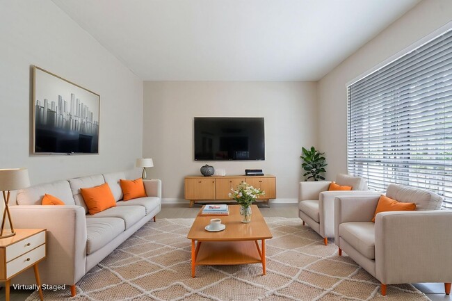 Building Photo - Celeste Manor - 1 Bedroom / 1 Bathroom, Updated