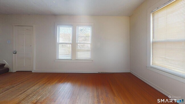 Building Photo - 37 Landin St