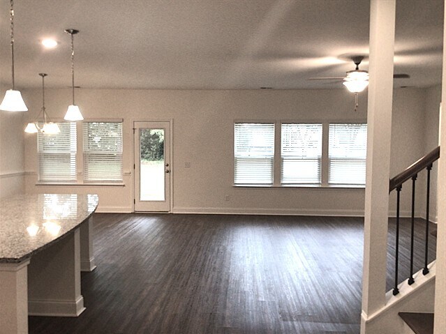 Building Photo - 104 Stagecoach Ln