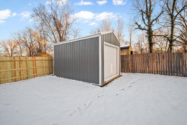 Building Photo - Charming Updated Home in the Heart of Jeffersontown