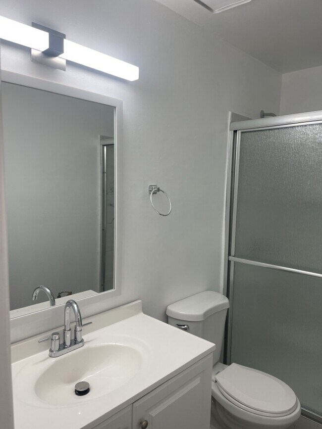 Building Photo - 2705 Lantern Walk SE