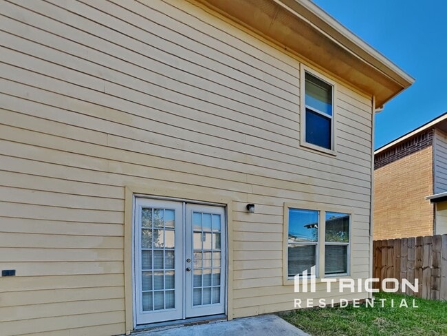 Building Photo - 12439 Sterlingstone Dr
