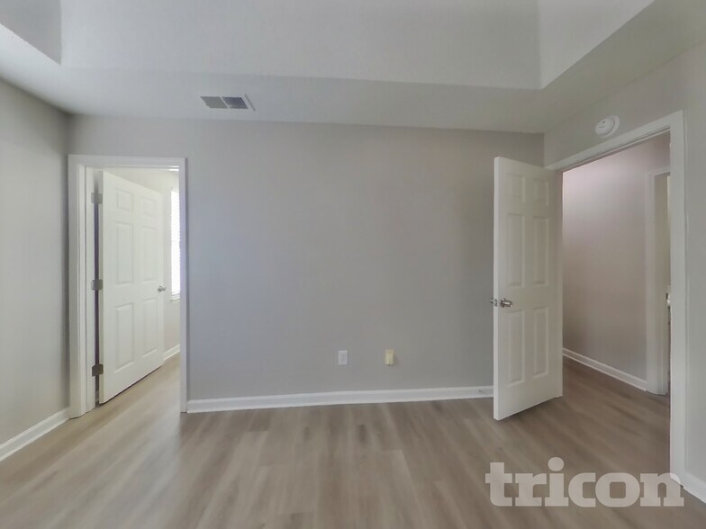 Building Photo - 7906 Kingston Dr