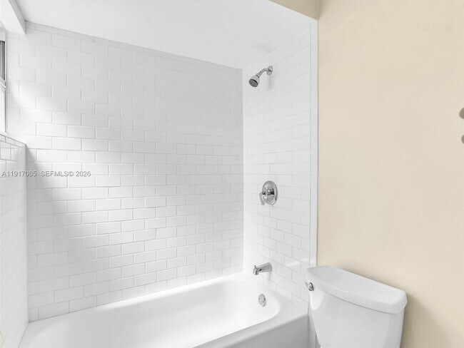 Building Photo - 1353 Springside Dr