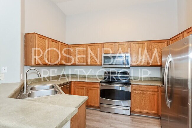 Building Photo - Beautiful 3-bedrooms, 2-baths home nestled...