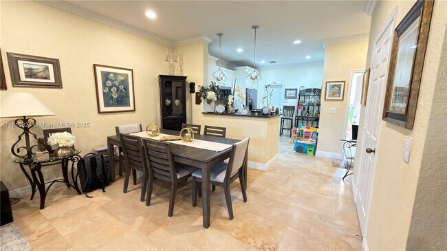 Building Photo - 3887 Tree Top Dr