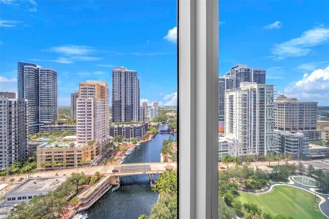 Building Photo - 333 Las Olas Way