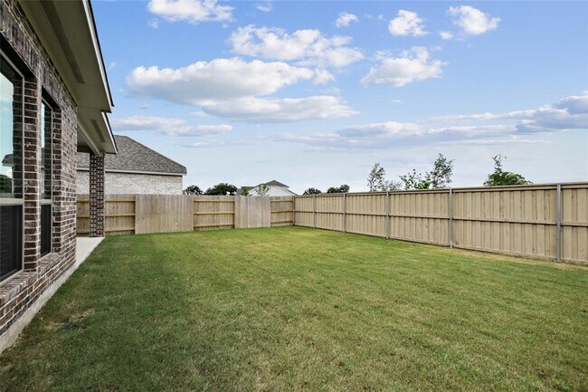 Building Photo - 104 Chinaberry Bnd