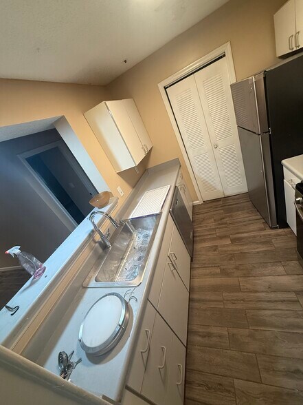 Building Photo - 606 Ridge Creek Dr
