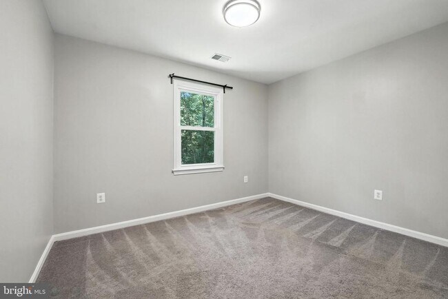 Building Photo - 11109 Ravine Dr