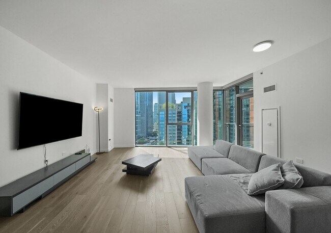 Building Photo - 211 N Harbor Dr