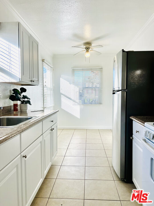 Building Photo - 600 E Chevy Chase Dr