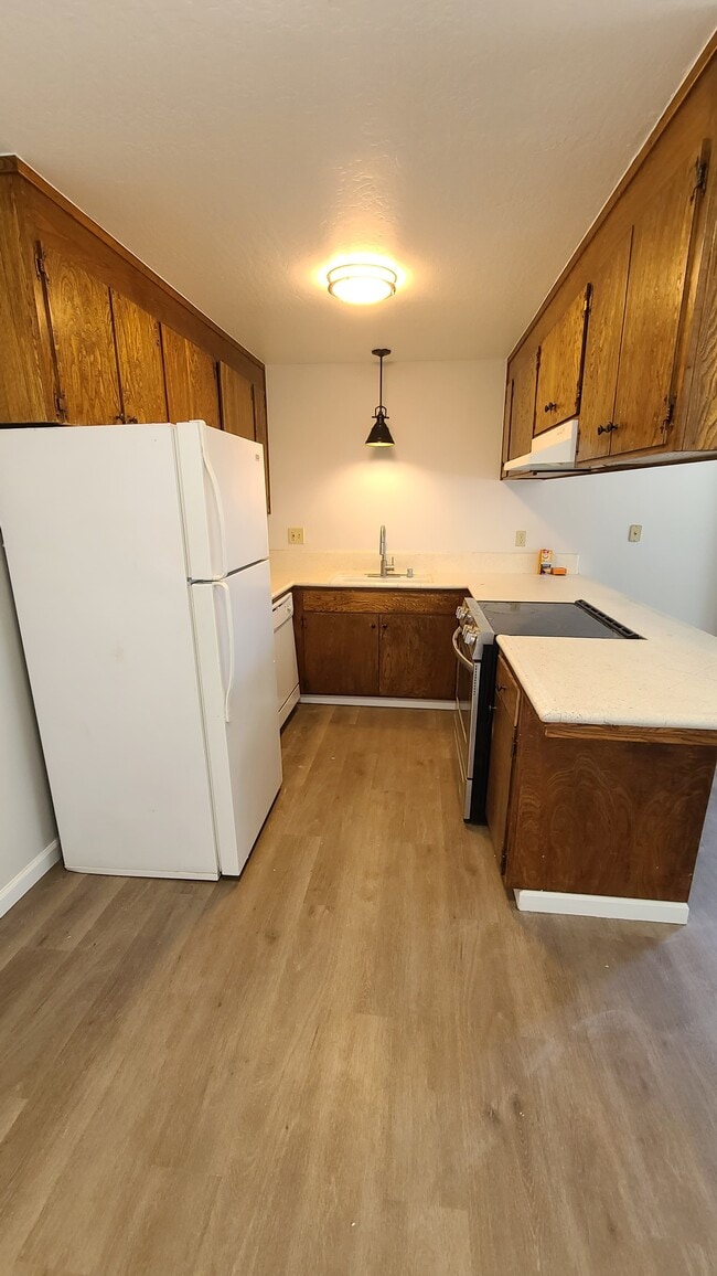 Building Photo - 1240 Juniper Dr