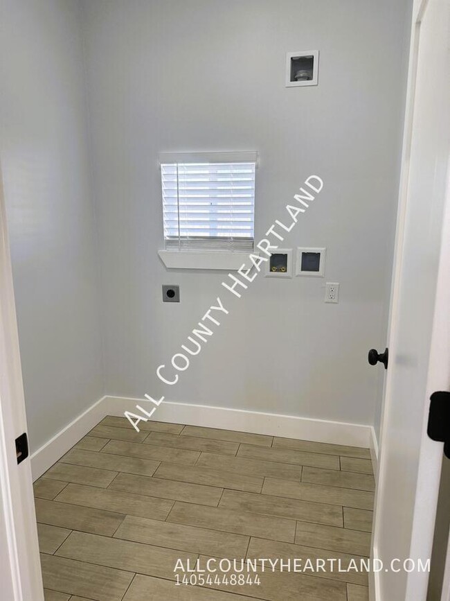 Building Photo - 2462 CR 1240