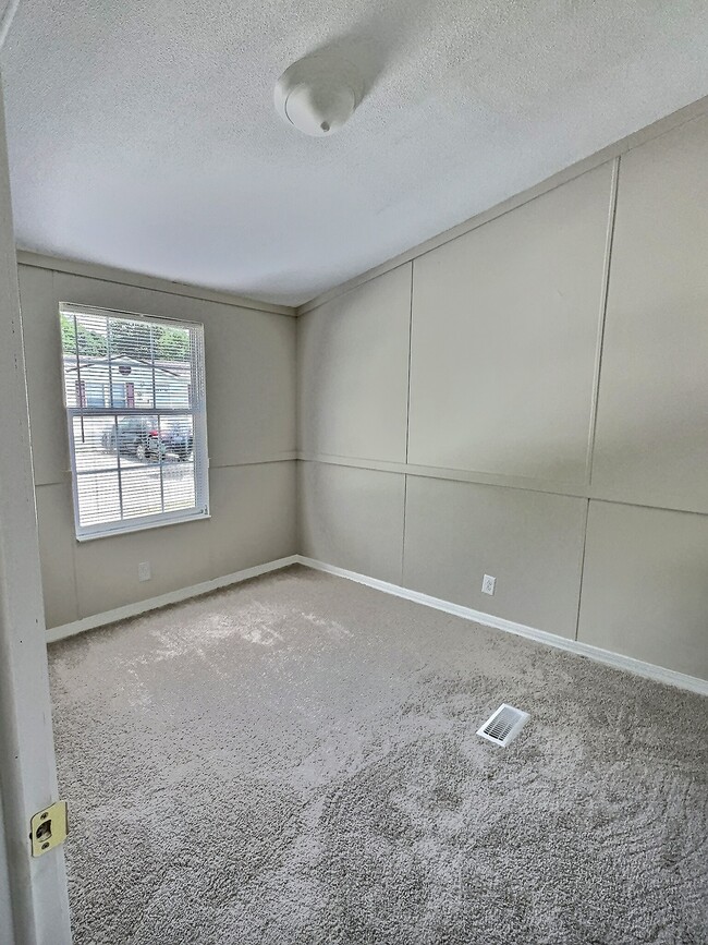 Building Photo - 953 Lucky Lane