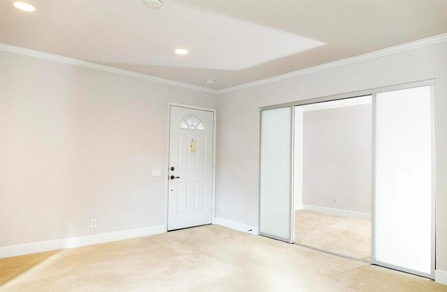 Building Photo - Super lovely one bedroom