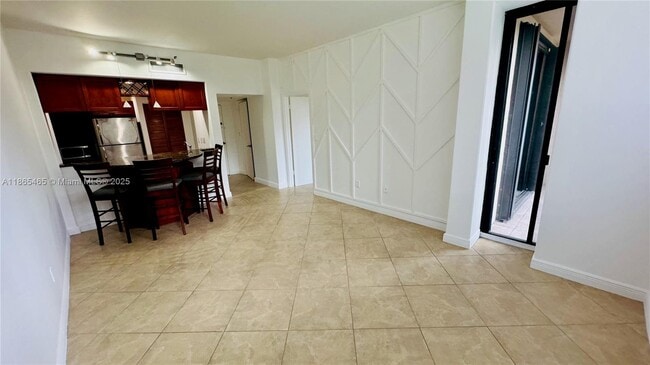 Building Photo - 540 Brickell Key Dr