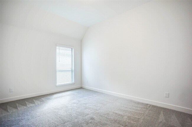 Building Photo - 9814 Chapman Trl