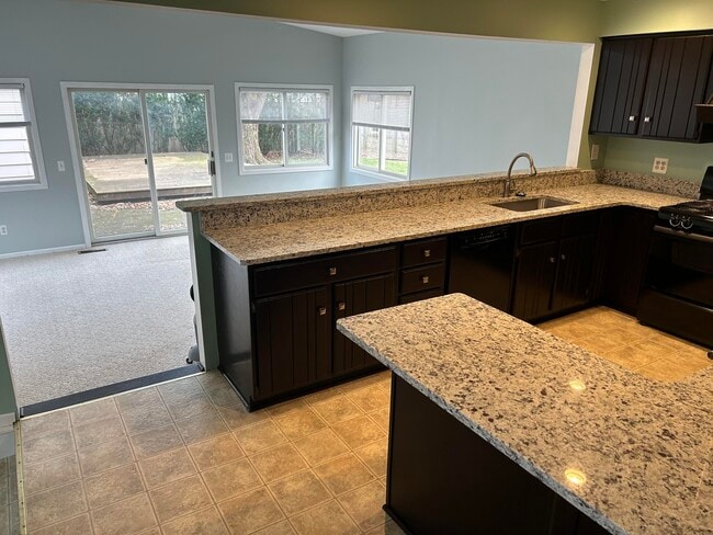 Building Photo - 1354 Catalpa Dr