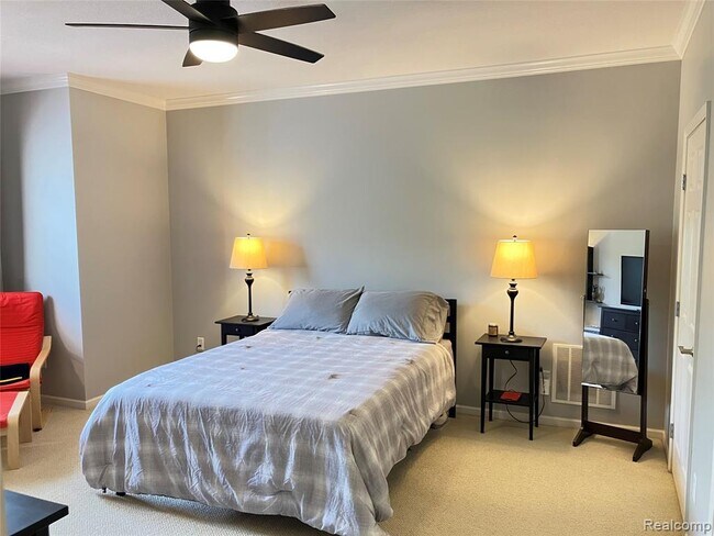 Building Photo - 331 Scio Village Ct
