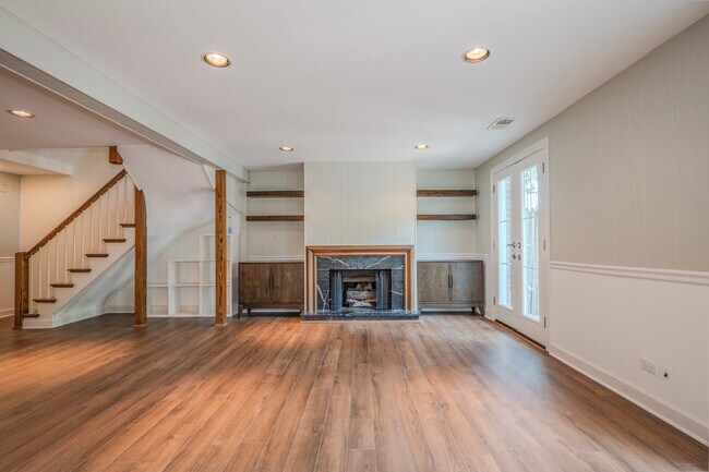 Building Photo - 3036 Highland Ave