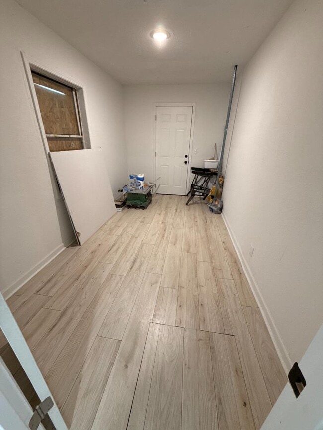 Building Photo - 1620 E Catalina St