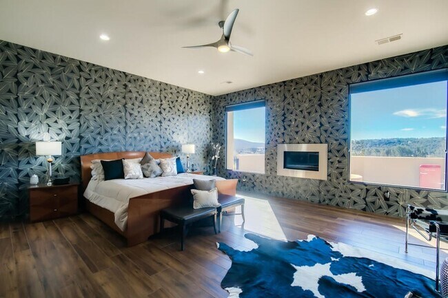 Building Photo - 3 Bedroom, 2.5 Bathroom Home in Paako Ridge Community