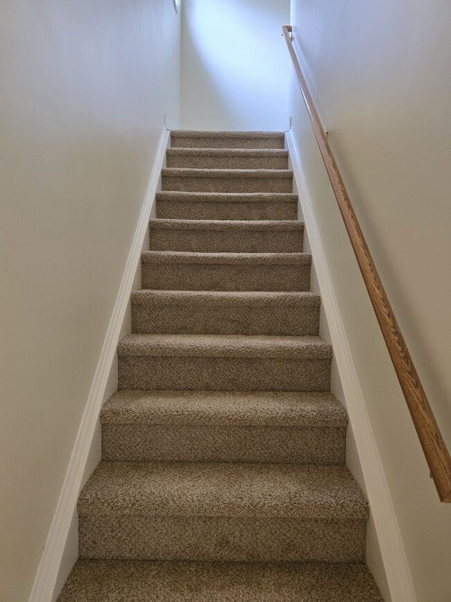 Building Photo - Residential Home Located in Vermillion with 3BR/2.5BA