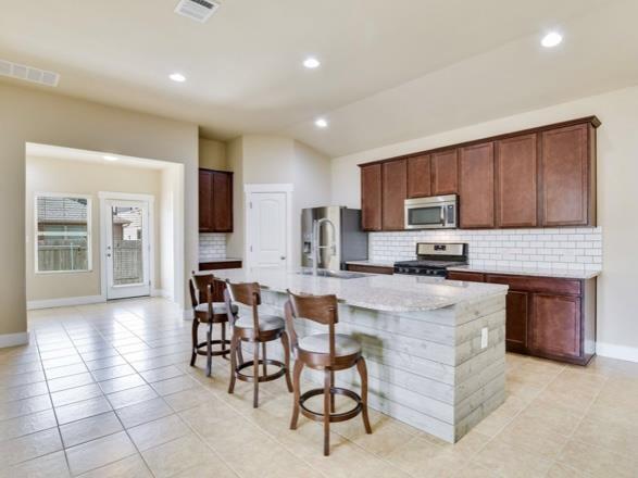 Building Photo - 185 Camden Cove