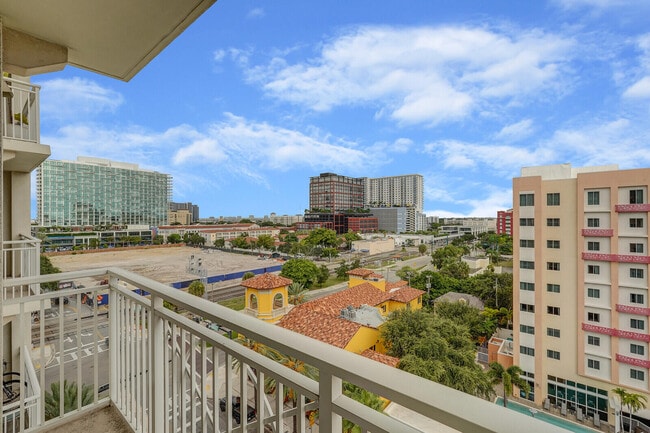 Building Photo - 480 Hibiscus St