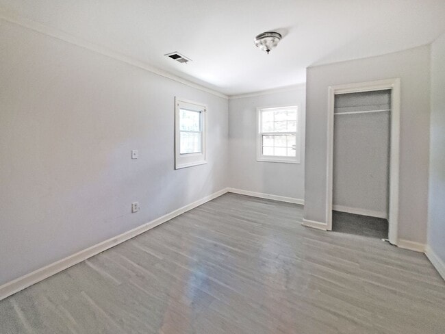 Building Photo - 65 Meldon Ave SE